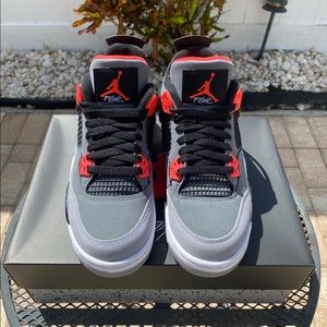 Jordan 4 Retro ’Infrared’
